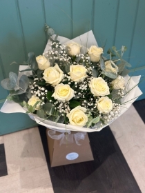 12 White Rose & Gypsophila Bouquet