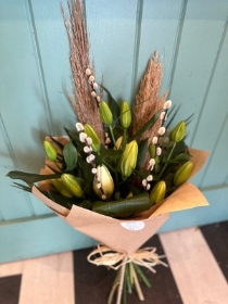 Lily & Pampas Handtied